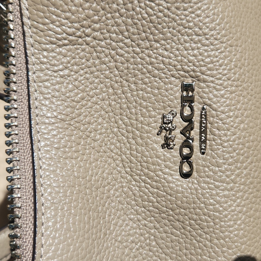 Coach Taupe Pebbled Leather Hobo Bag *EUC* - Picture 5 of 13